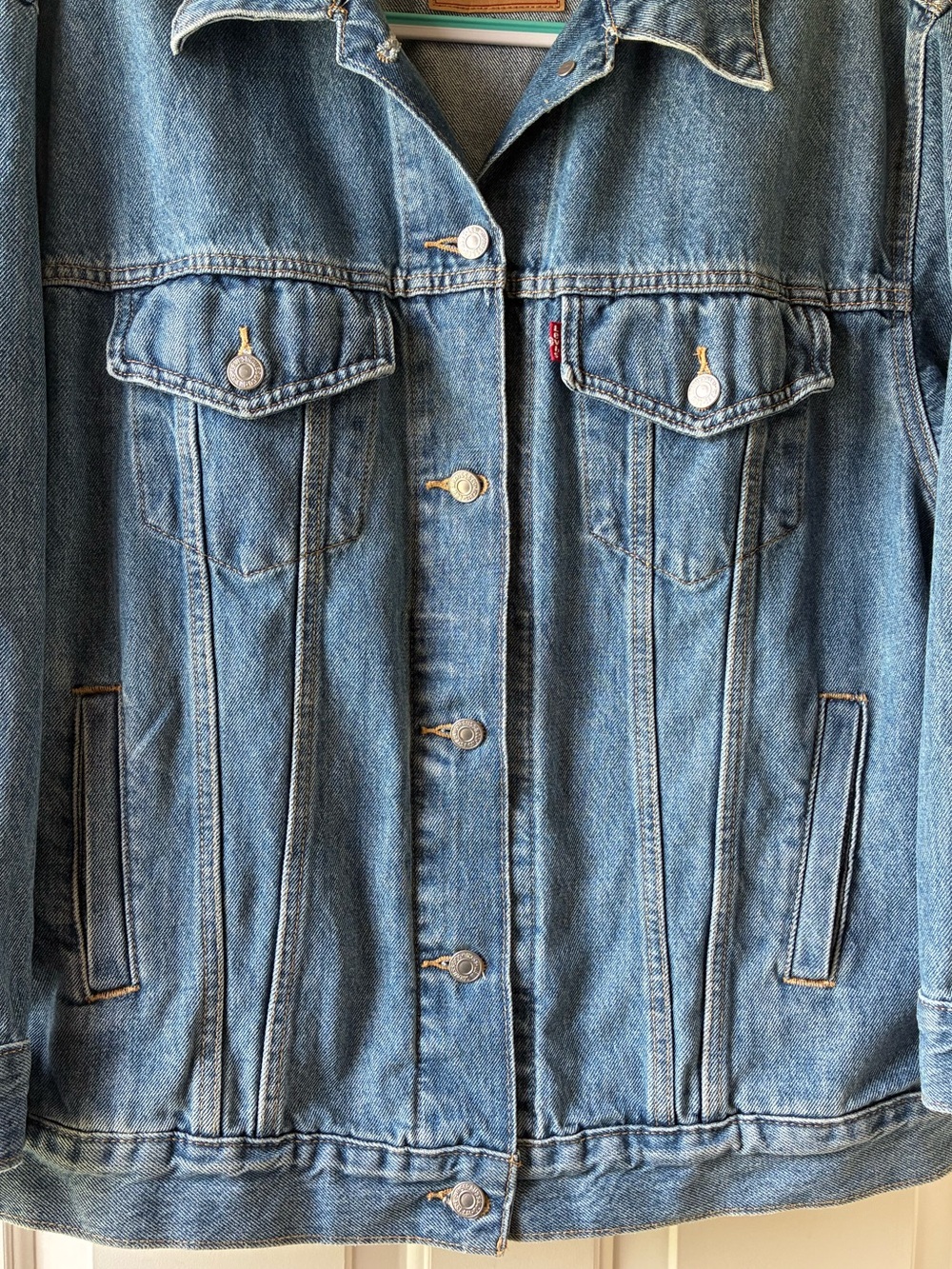 Vintage Levi's Women's Classic Trucker Denim Jacket Medium Wash Oversized XS - Picture 5 of 12